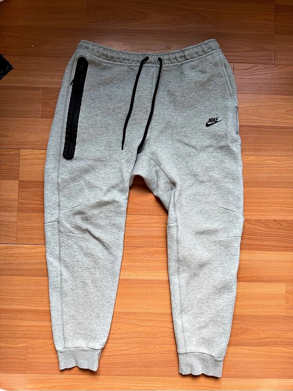 Nike Tech Fleece Joggers Men’s XL Gray Sweatpants Zip Pocket Tapered